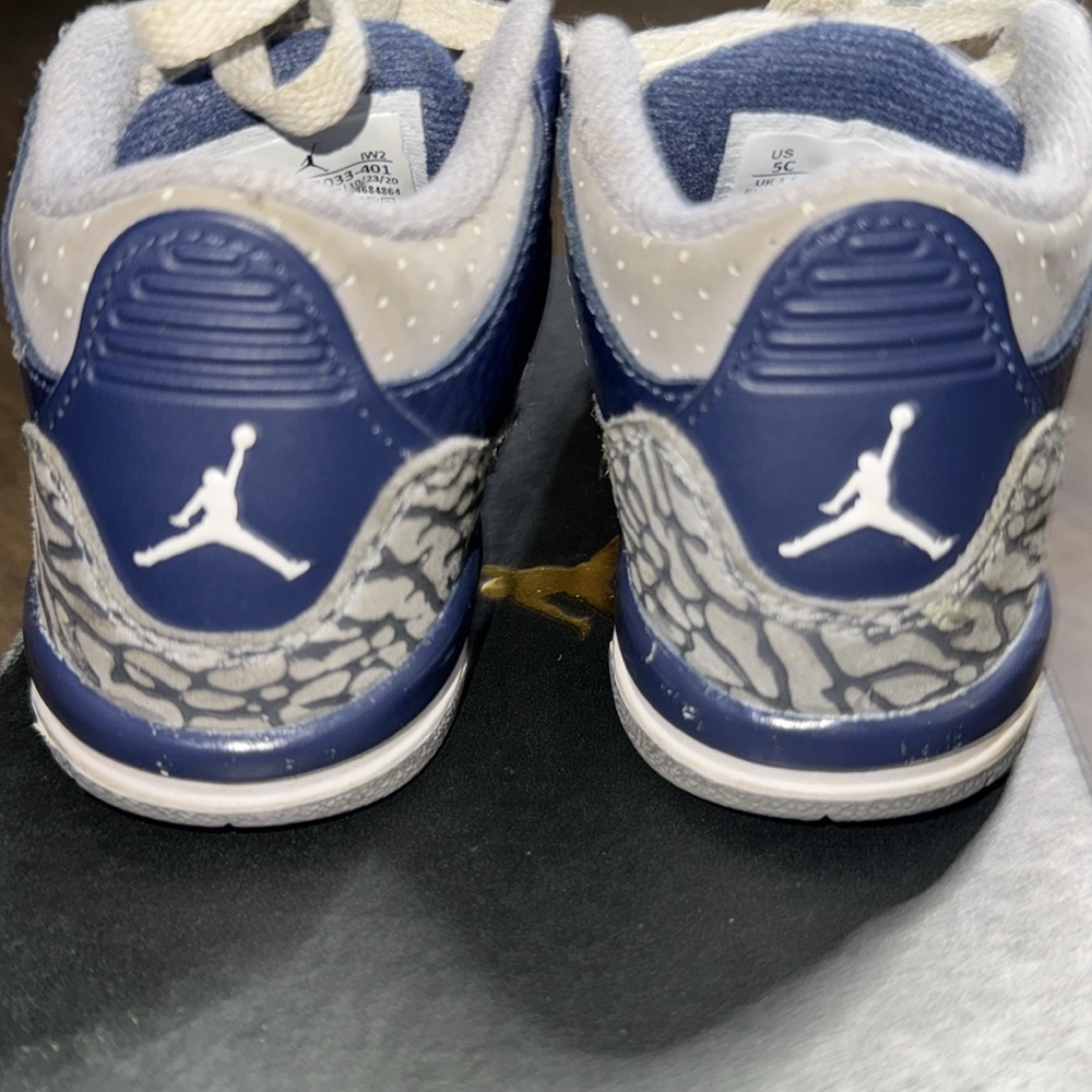 Jordan 3 Georgetown - Picture 4 of 5